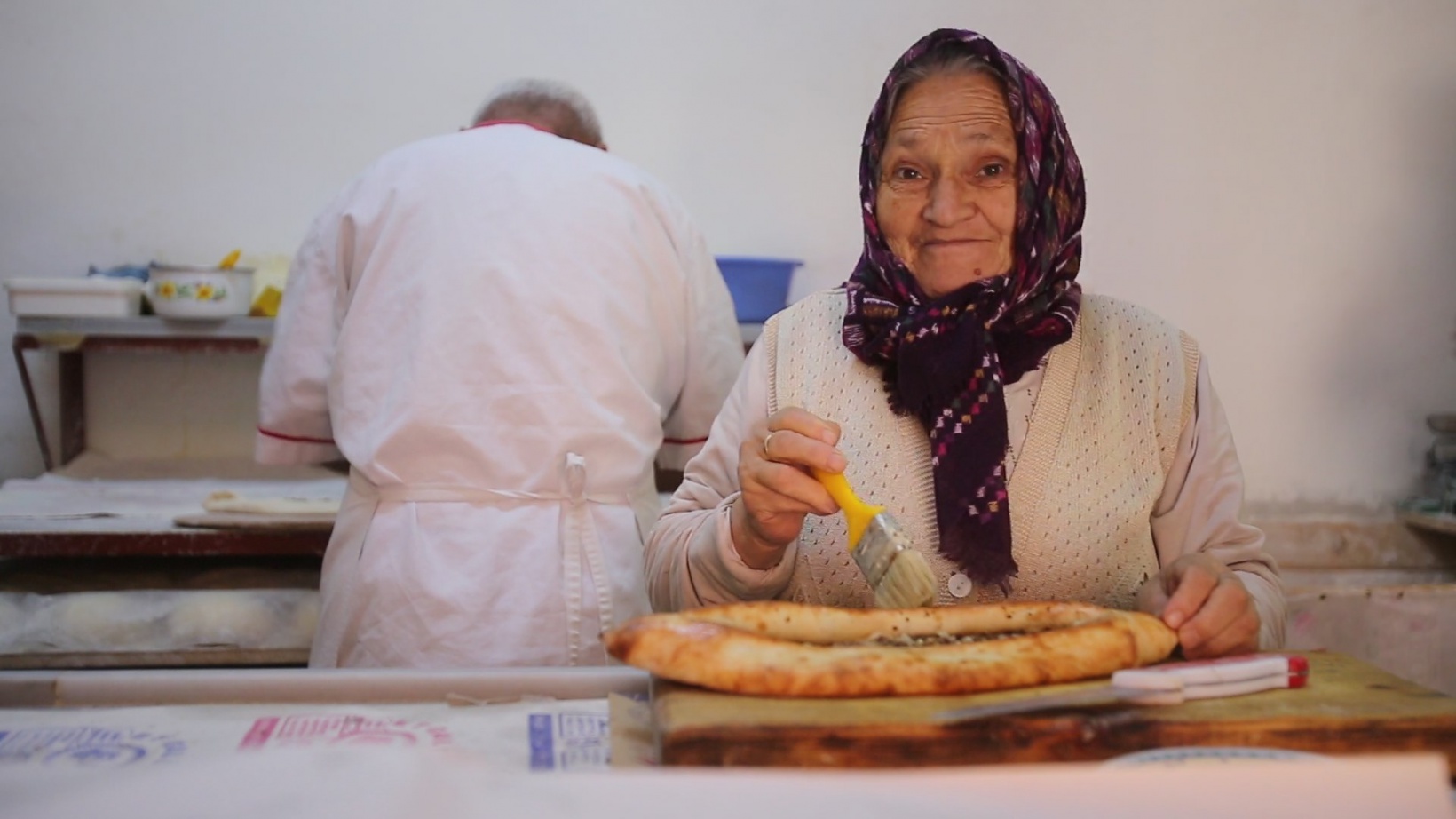 37 yıldır pide salonu işleten yaşlı çift sadece Çarşamba günleri hizmet veriyor 1