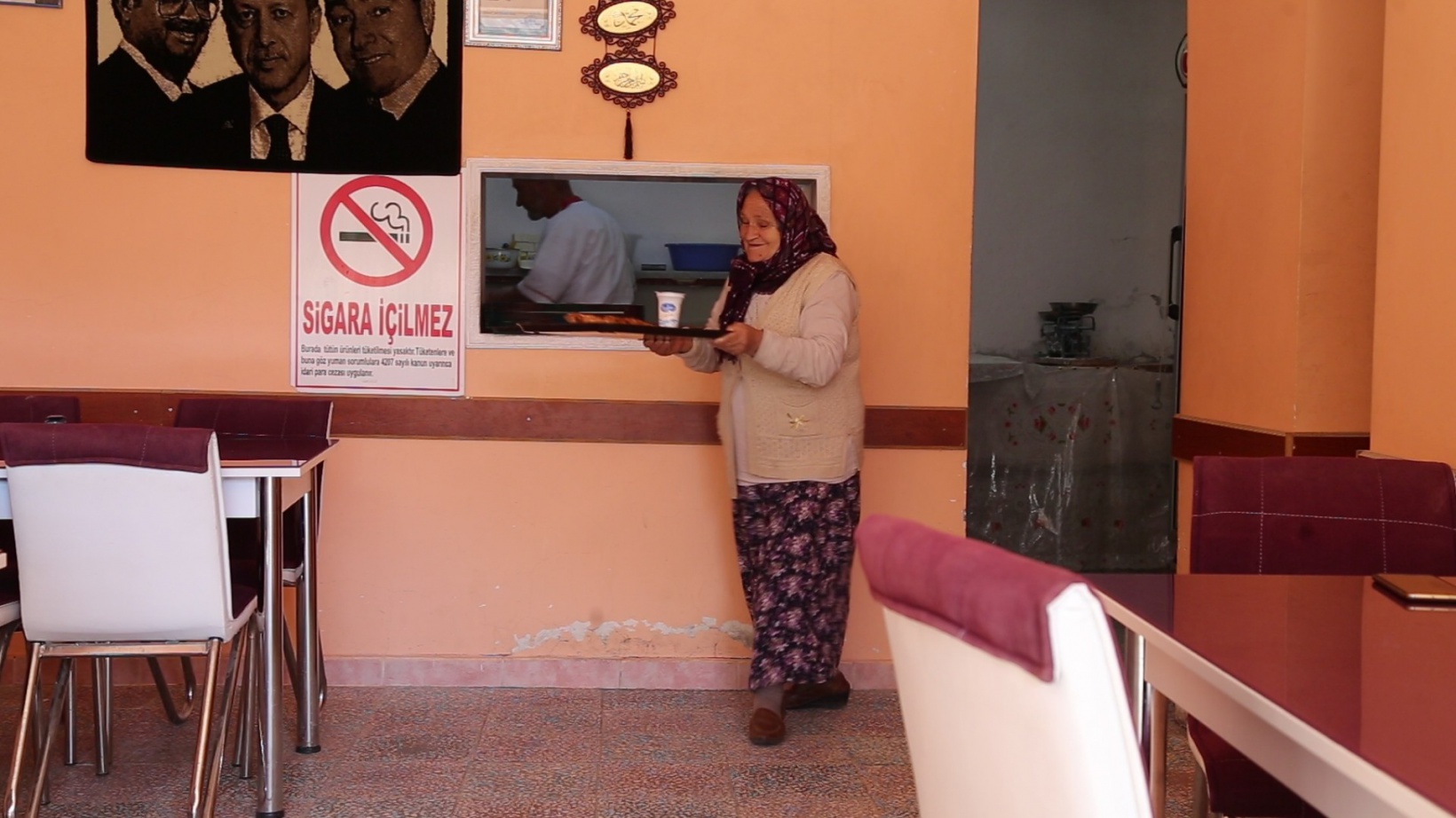 37 yıldır pide salonu işleten yaşlı çift sadece Çarşamba günleri hizmet veriyor 3