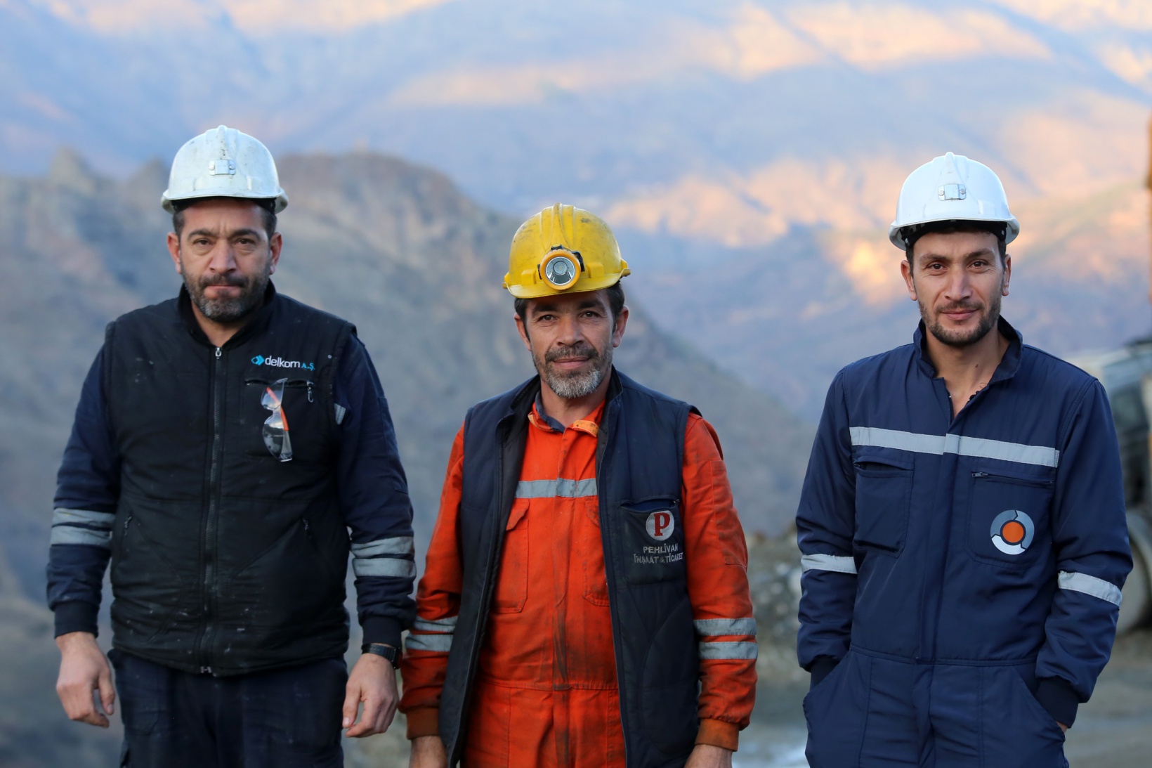 Gümüşhane’de 3 kardeş yer altında ekmek kavgası veriyor 8