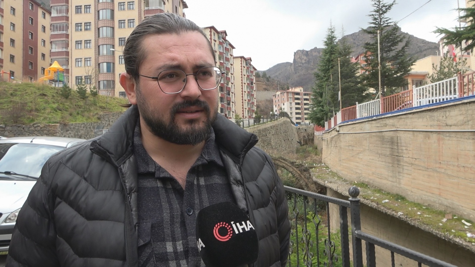 Gümüşhane’de 130 yıllık tescilli tarihi kemer köprü kaderine terk edildi 2