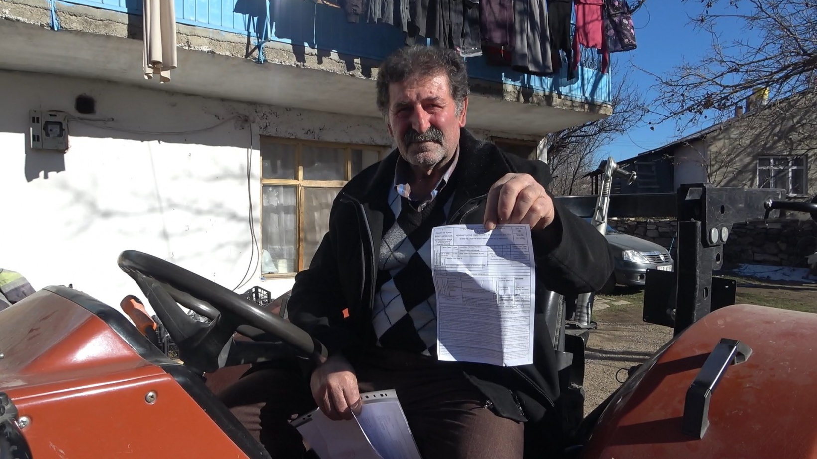 Garajdan çıkarmadığı traktörüne 720 kilometre ötede hız cezası yedi 1