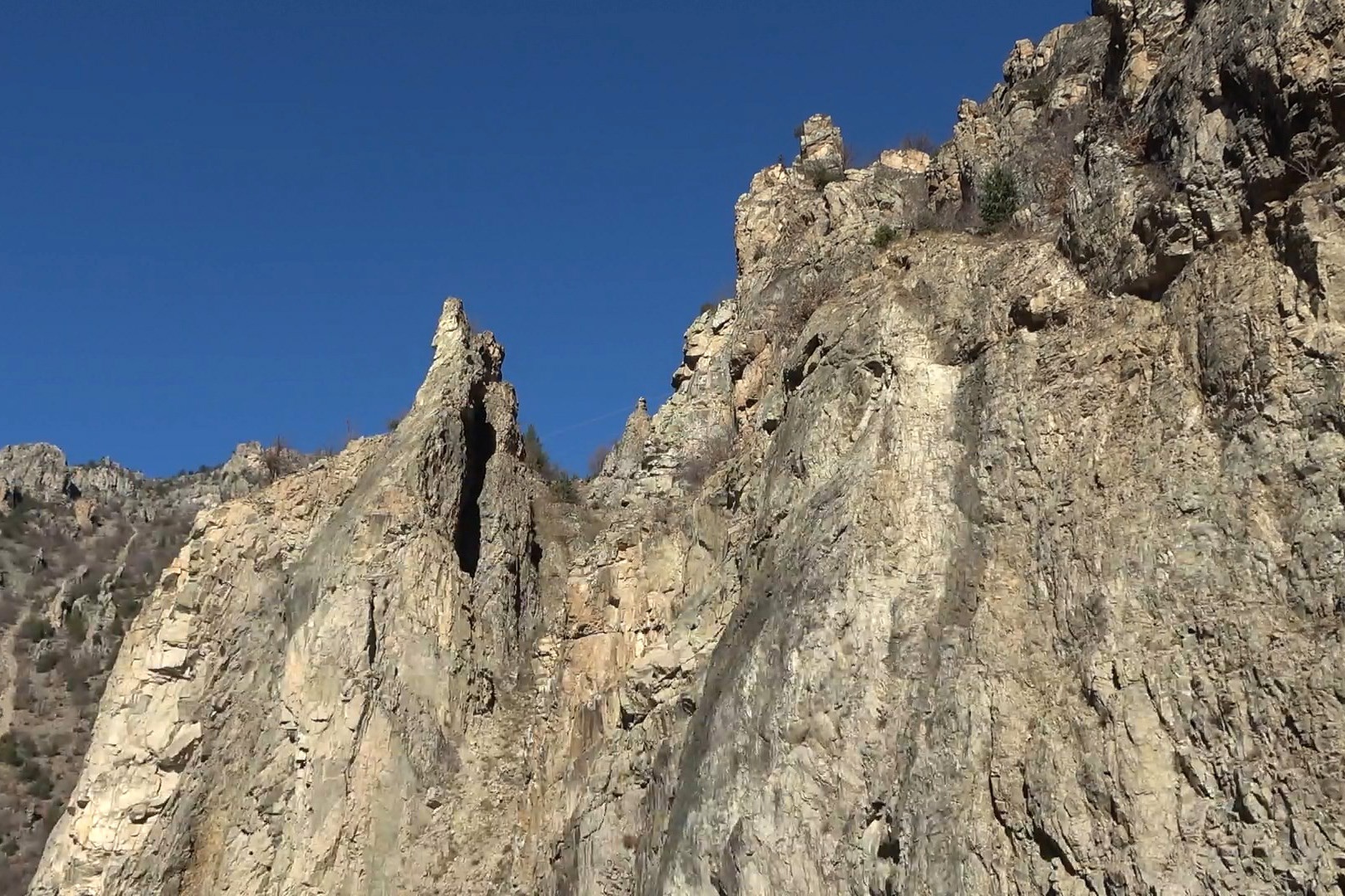 Kürtün yolu tehlike dolu! 2