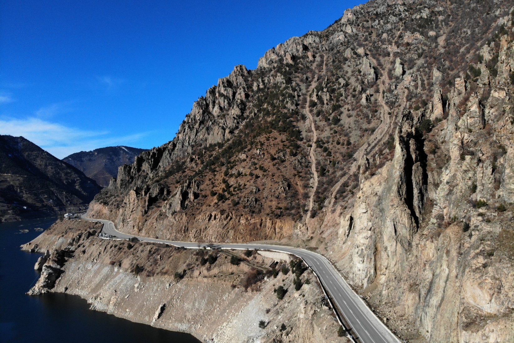 Kürtün yolu tehlike dolu! 9