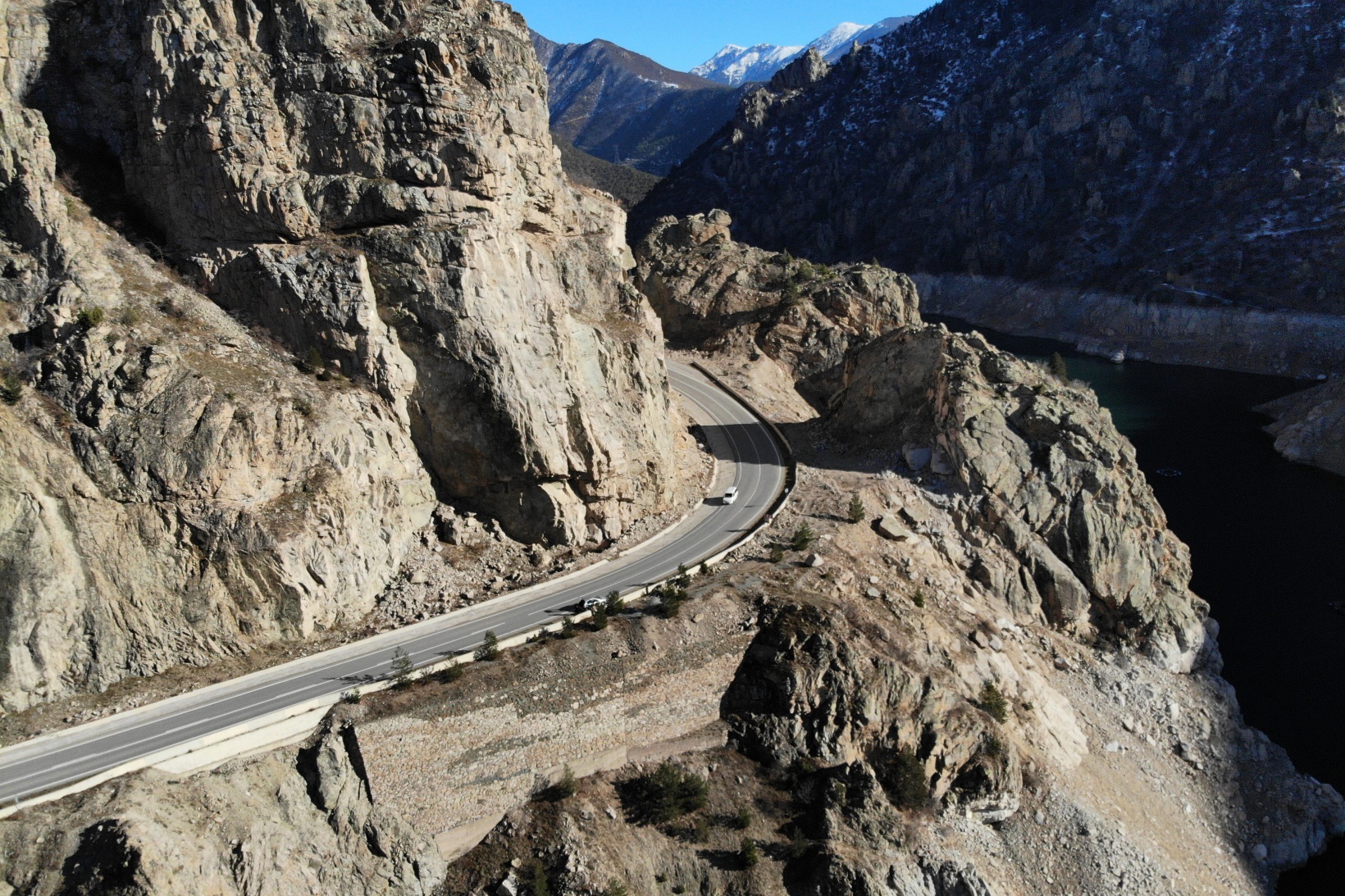 Kürtün yolu tehlike dolu! 12