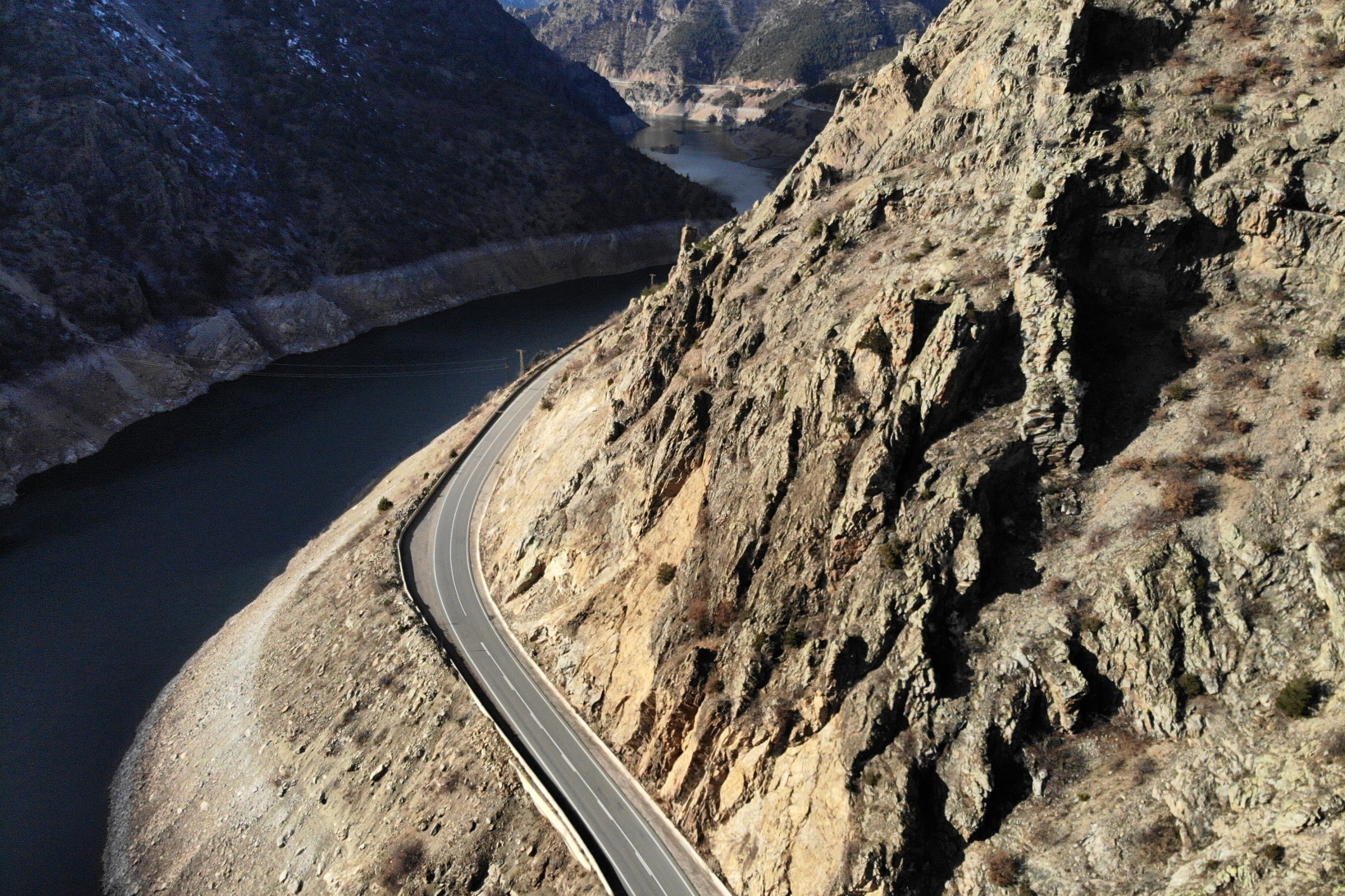 Kürtün yolu tehlike dolu! 13