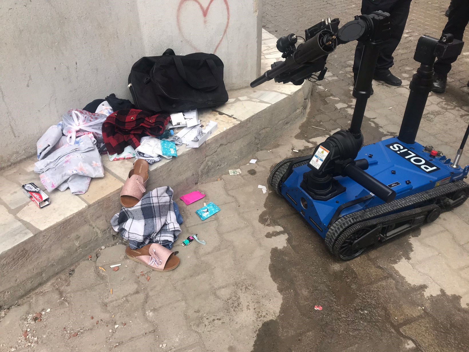 Gümüşhane'de şüpheli çanta alarmı 7