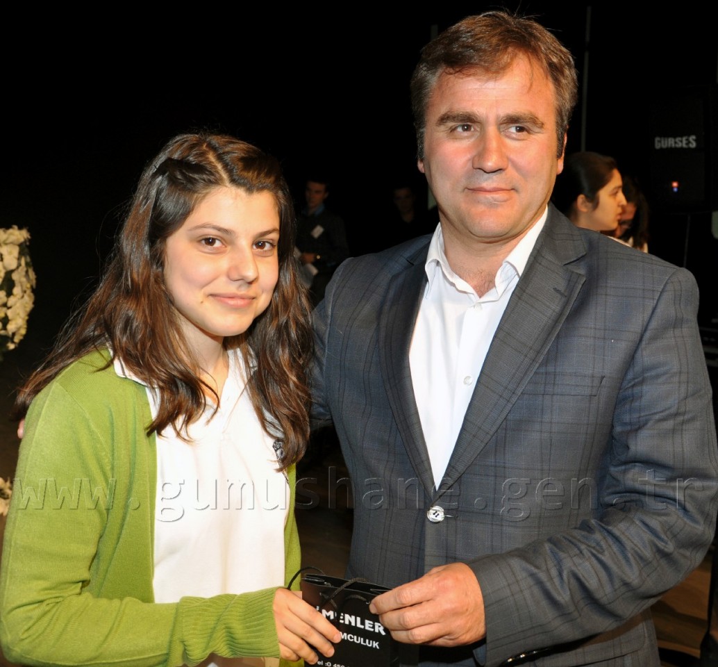 Bir Bahar Akşamı Şiir Dinletisi Düzenlendi 13