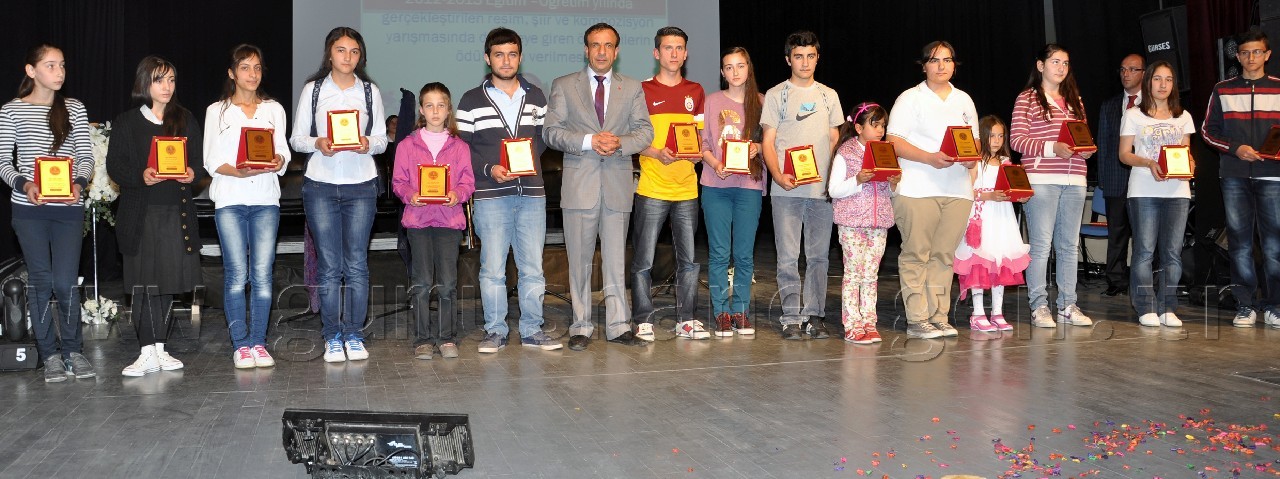 Bir Bahar Akşamı Şiir Dinletisi Düzenlendi 15