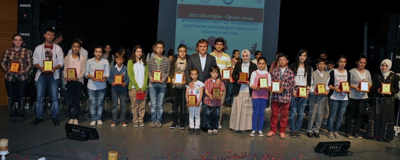 Bir Bahar Akşamı Şiir Dinletisi Düzenlendi 16