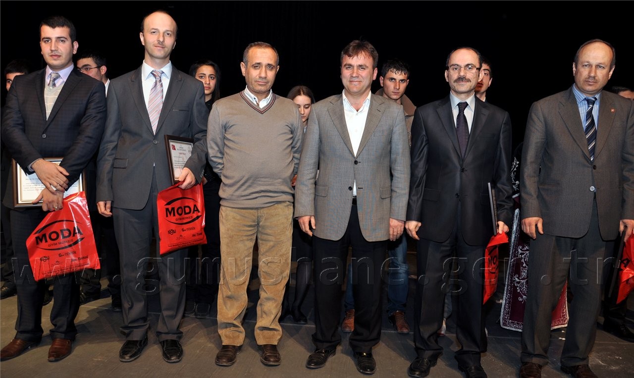 Gümüşhane'de Okullar Arası Şiir Yarışması Düzenlendi 19