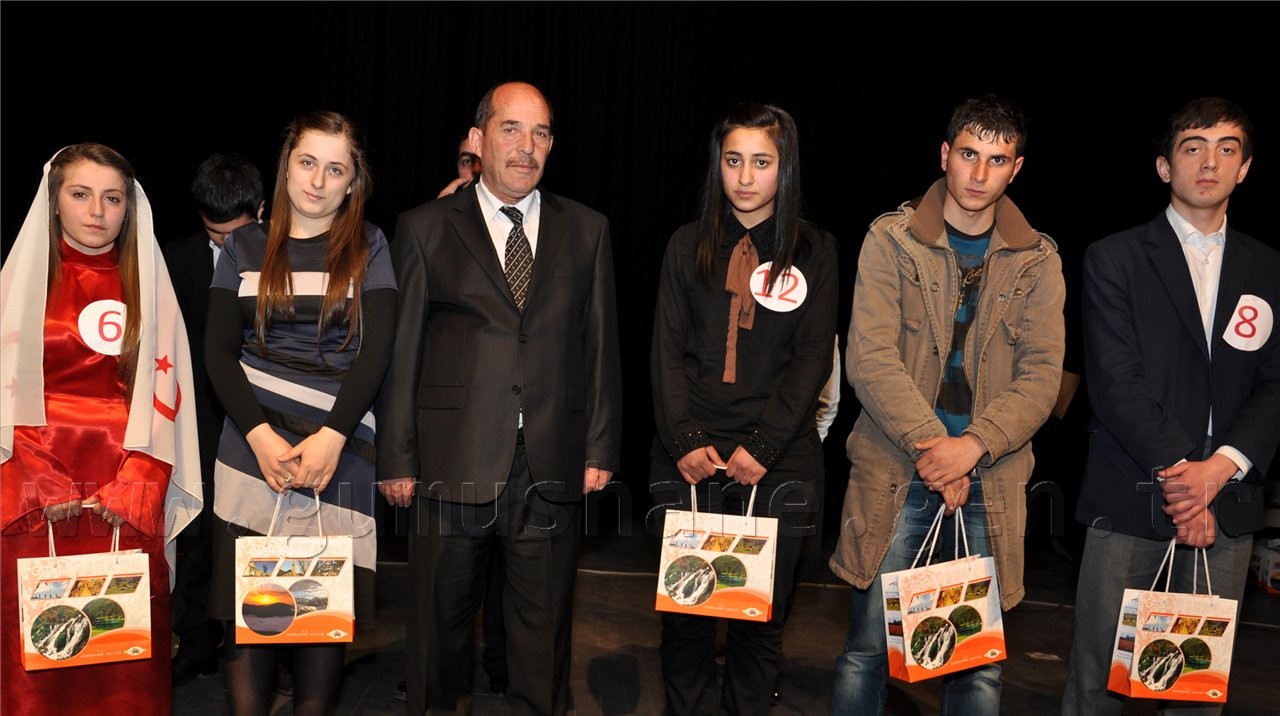 Gümüşhane'de Okullar Arası Şiir Yarışması Düzenlendi 20