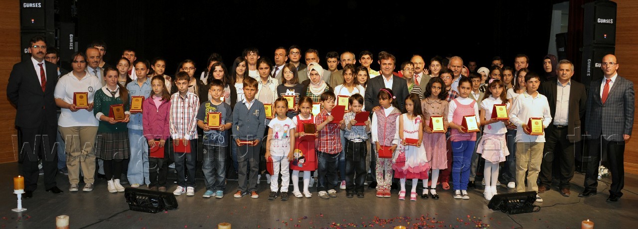 Bir Bahar Akşamı Şiir Dinletisi Düzenlendi 19