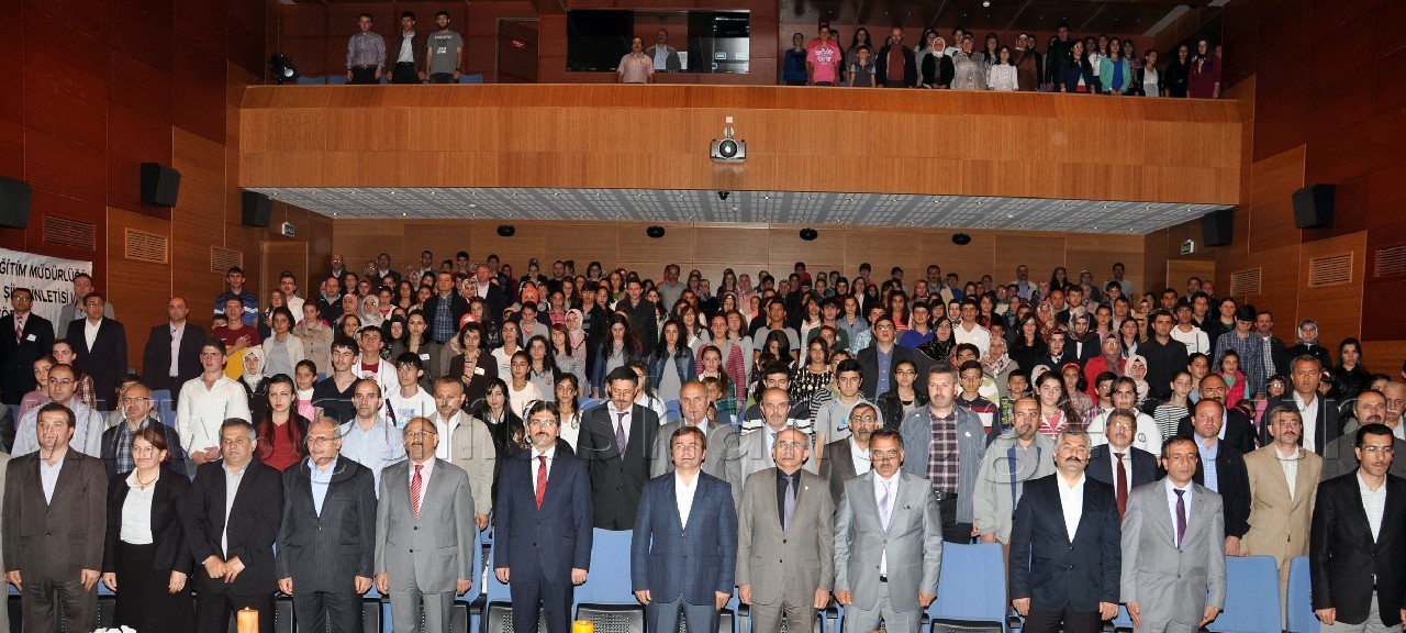 Bir Bahar Akşamı Şiir Dinletisi Düzenlendi 1