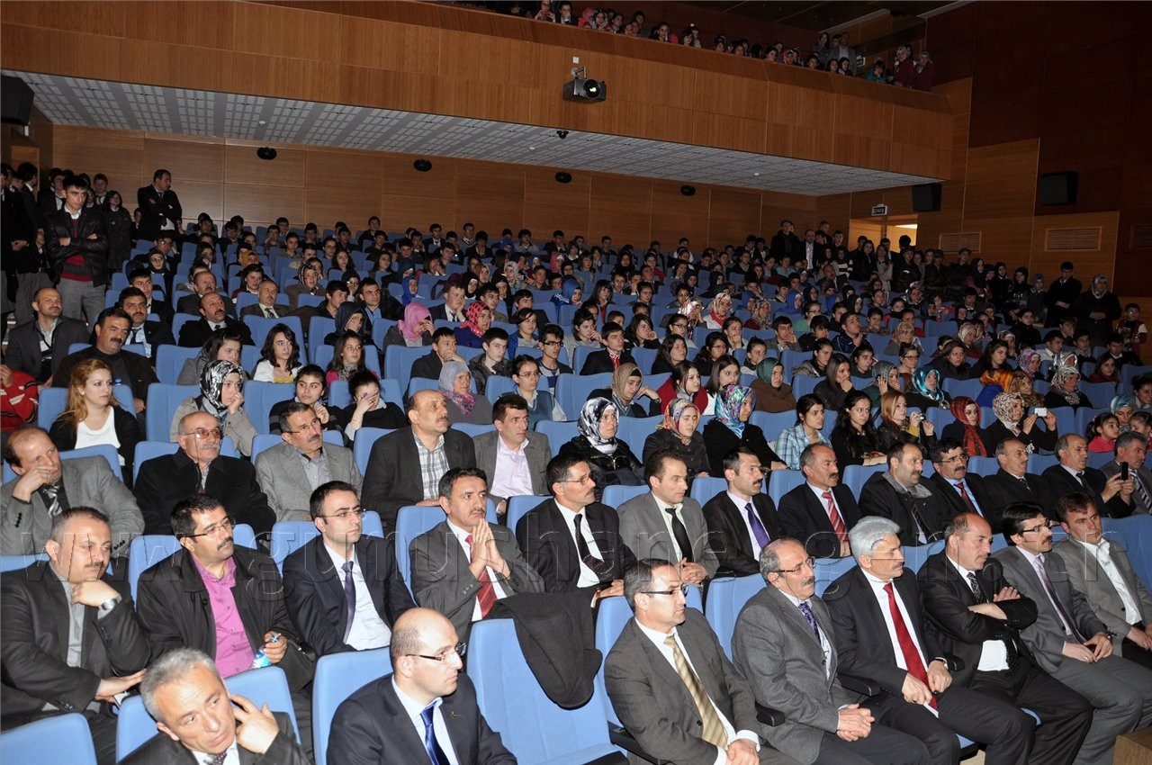 Gümüşhane'de Okullar Arası Şiir Yarışması Düzenlendi 6