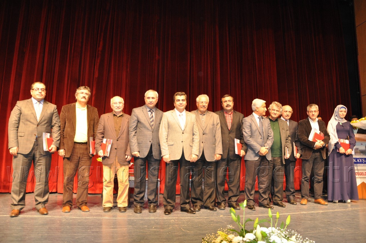 Başkan Canlı, Şair Nurullah Genç Vefa Gecesi'ne Katıldı 3