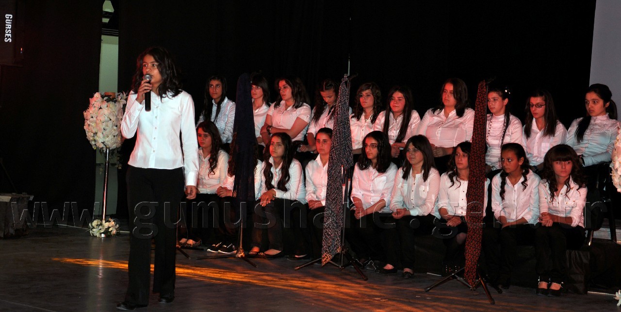 Bir Bahar Akşamı Şiir Dinletisi Düzenlendi 4