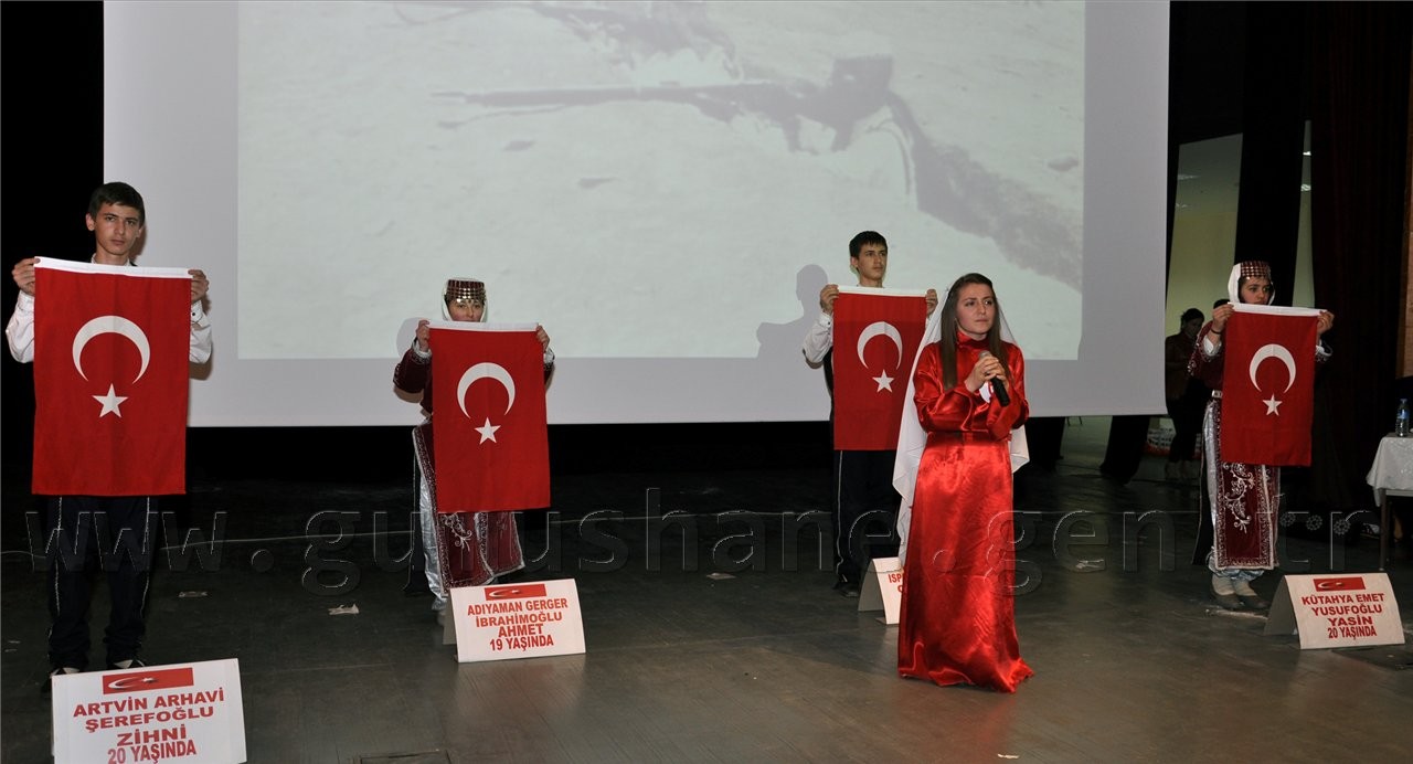 Gümüşhane'de Okullar Arası Şiir Yarışması Düzenlendi 11