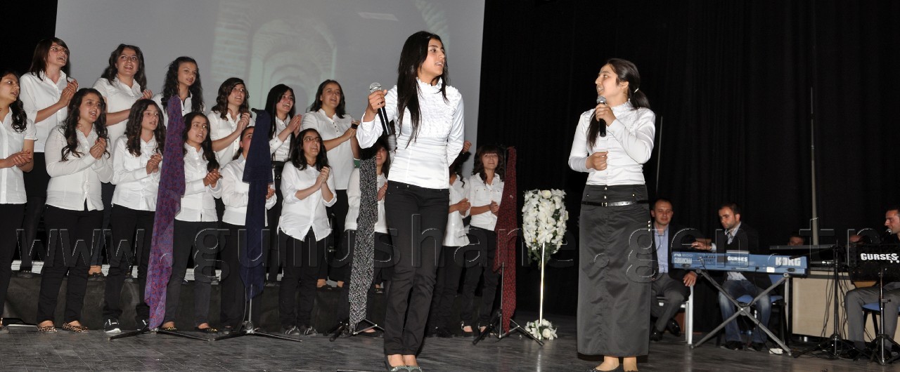 Bir Bahar Akşamı Şiir Dinletisi Düzenlendi 8