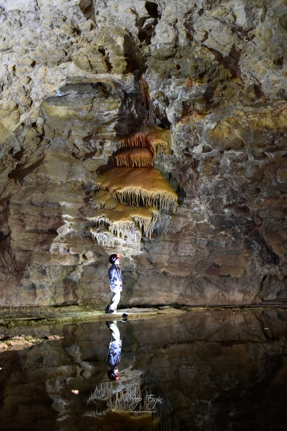Gümüşhane'nin derinliklerinde gizemli yolculuk: Akçakale Mağarası 25