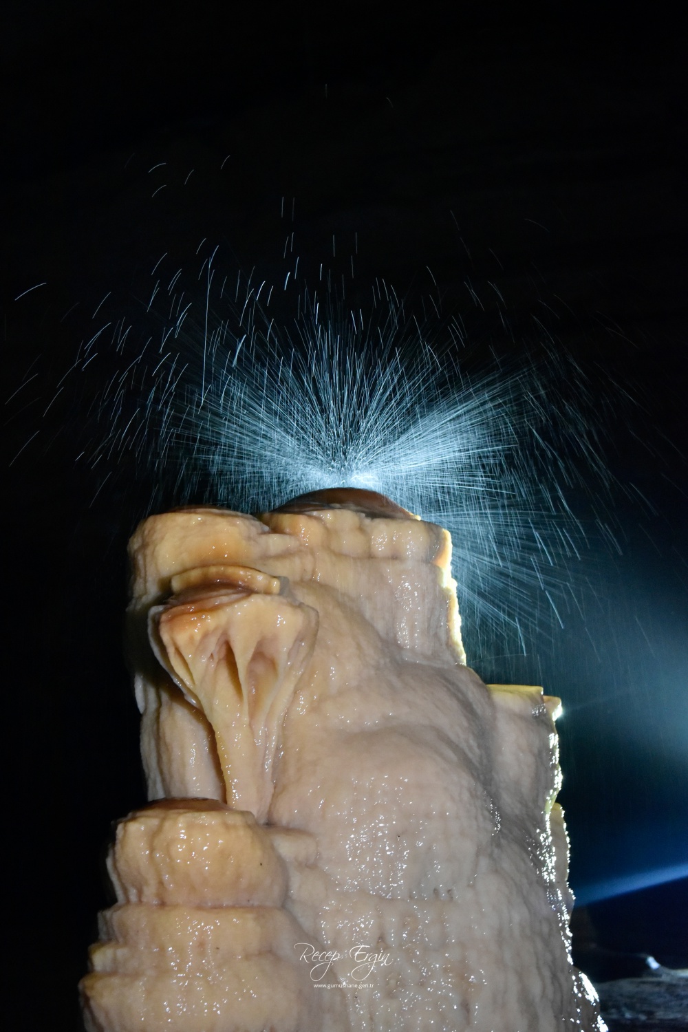 Gümüşhane'nin derinliklerinde gizemli yolculuk: Akçakale Mağarası 6