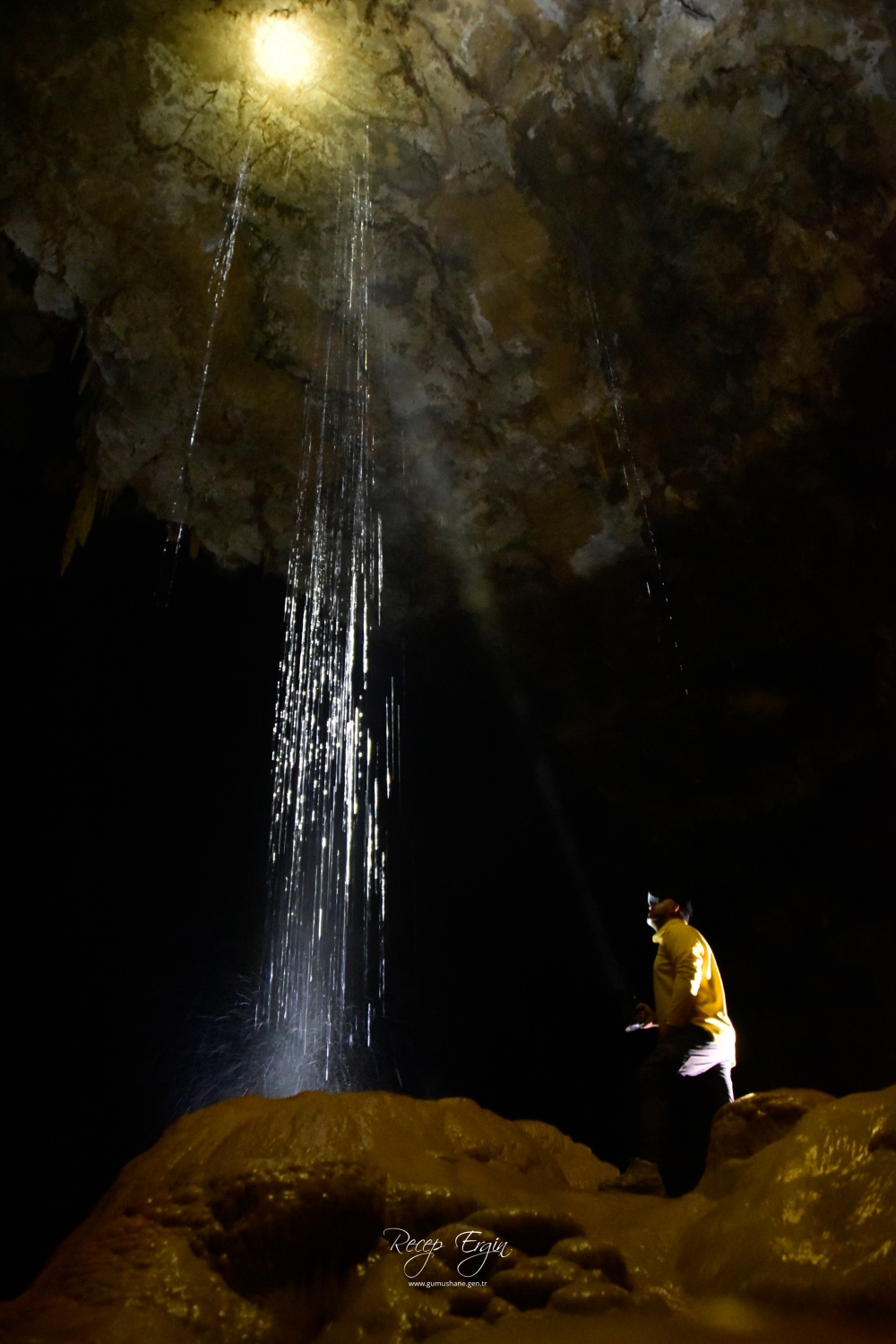 Gümüşhane'nin derinliklerinde gizemli yolculuk: Akçakale Mağarası 9