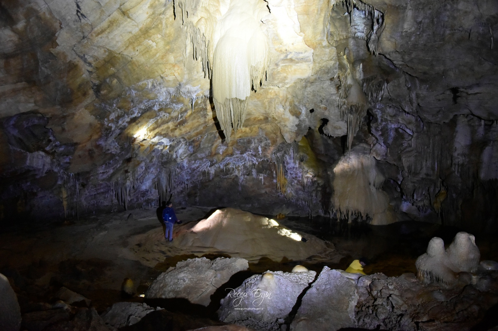 Gümüşhane'nin derinliklerinde gizemli yolculuk: Akçakale Mağarası 14