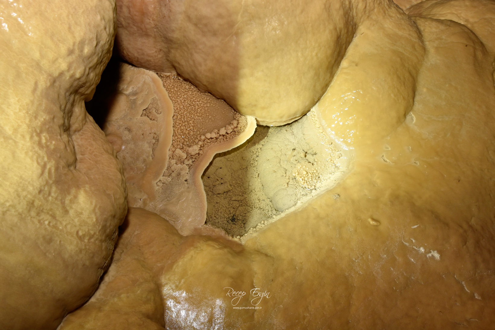 Gümüşhane'nin derinliklerinde gizemli yolculuk: Akçakale Mağarası 20