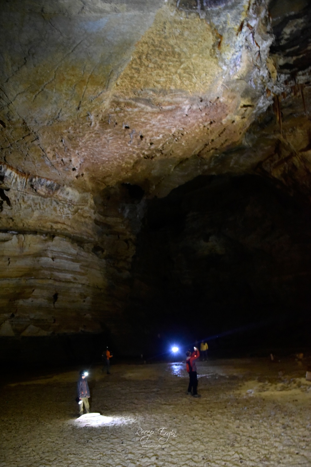 Gümüşhane'nin derinliklerinde gizemli yolculuk: Akçakale Mağarası 3