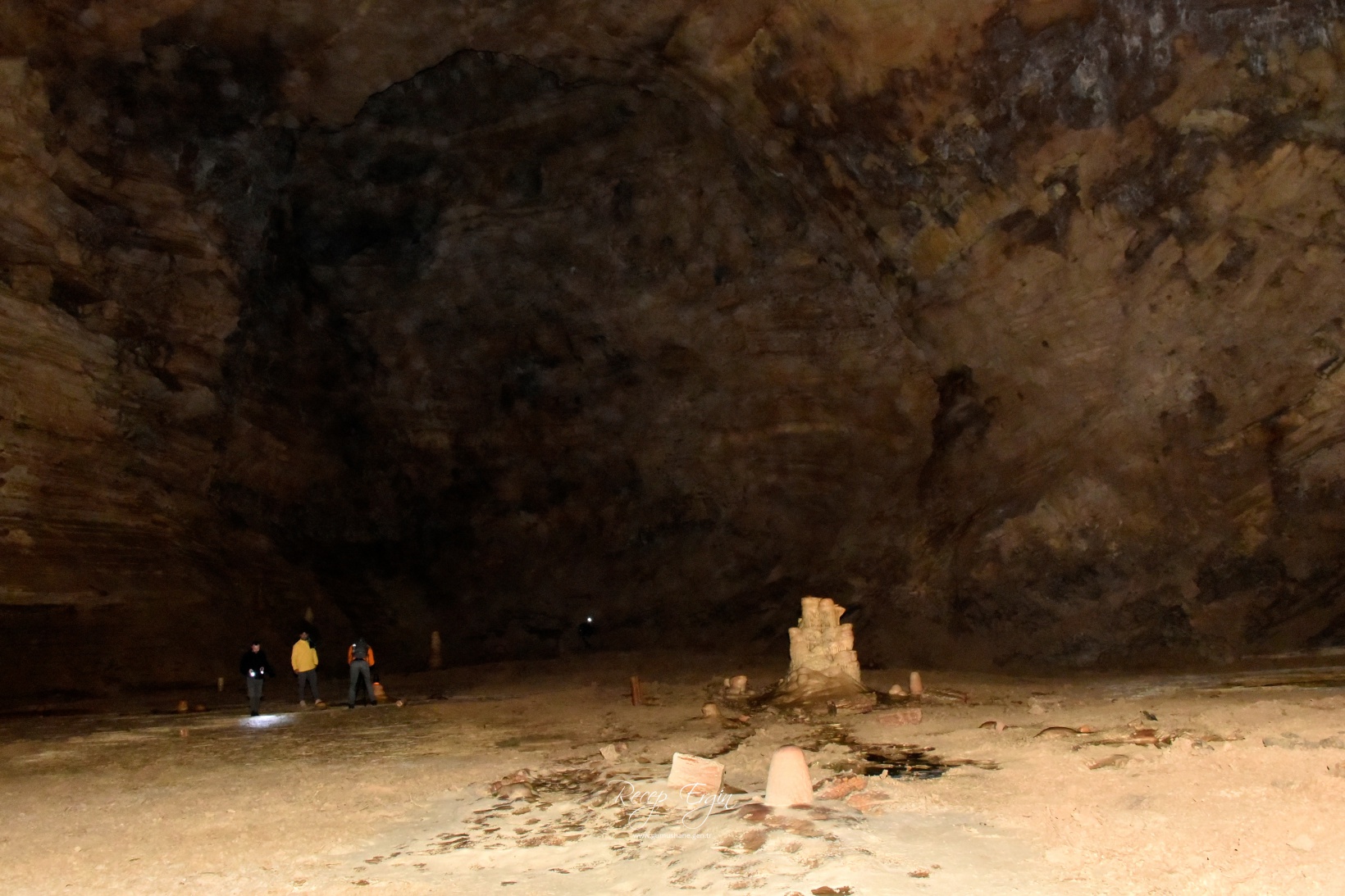 Gümüşhane'nin derinliklerinde gizemli yolculuk: Akçakale Mağarası 24