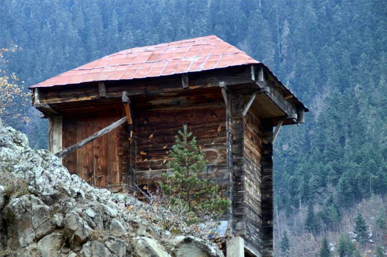 Ahşap Mimarinin Kaybolan Örnekleri:  Yücebelen Köyü Ambarları 6