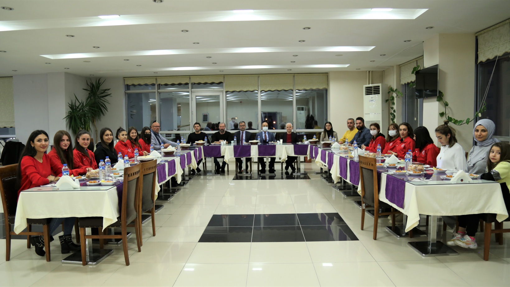 Şampiyonlara belgeleri verildi 2