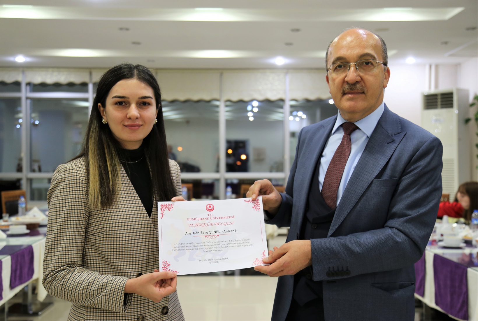 Şampiyonlara belgeleri verildi 4