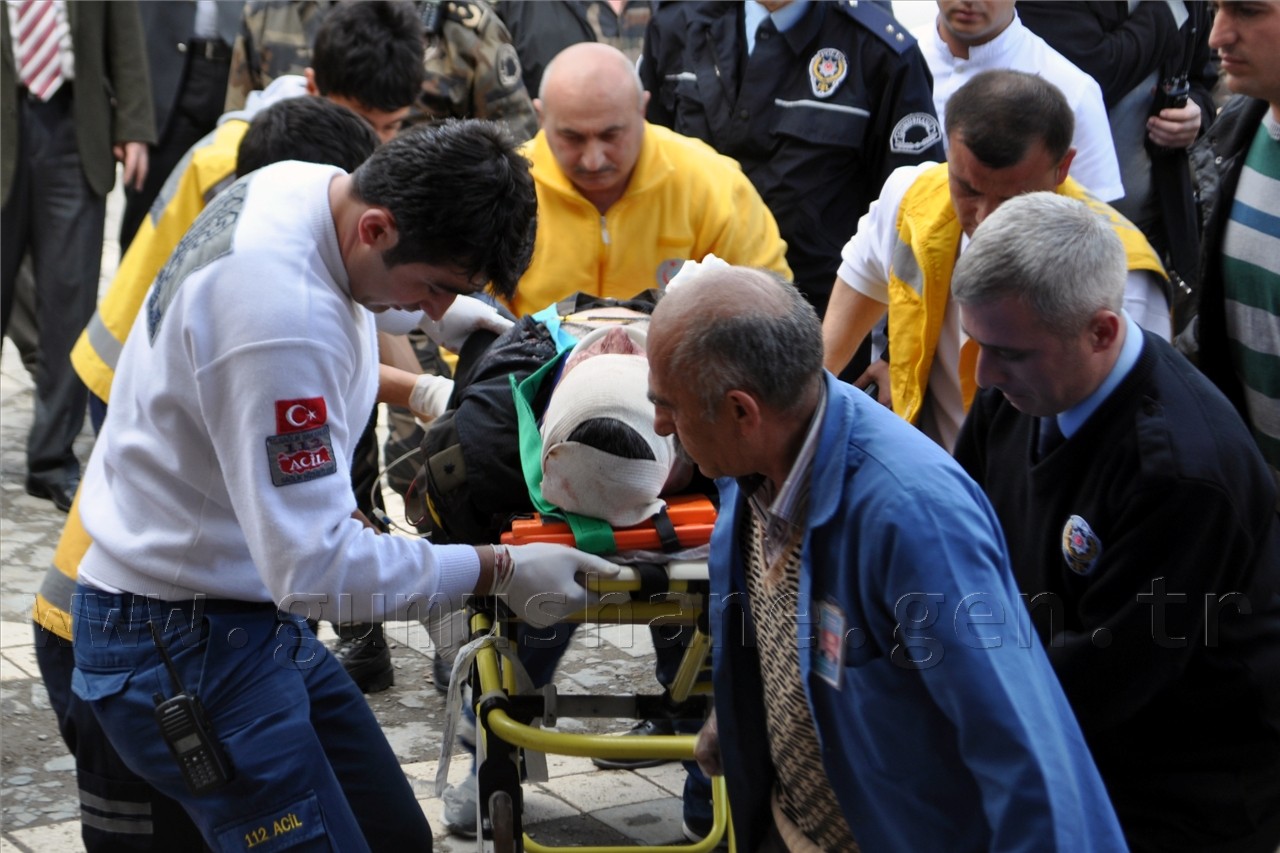 Özel Harekat Polisleri Kaza Yaptı: 7 Yaralı 8