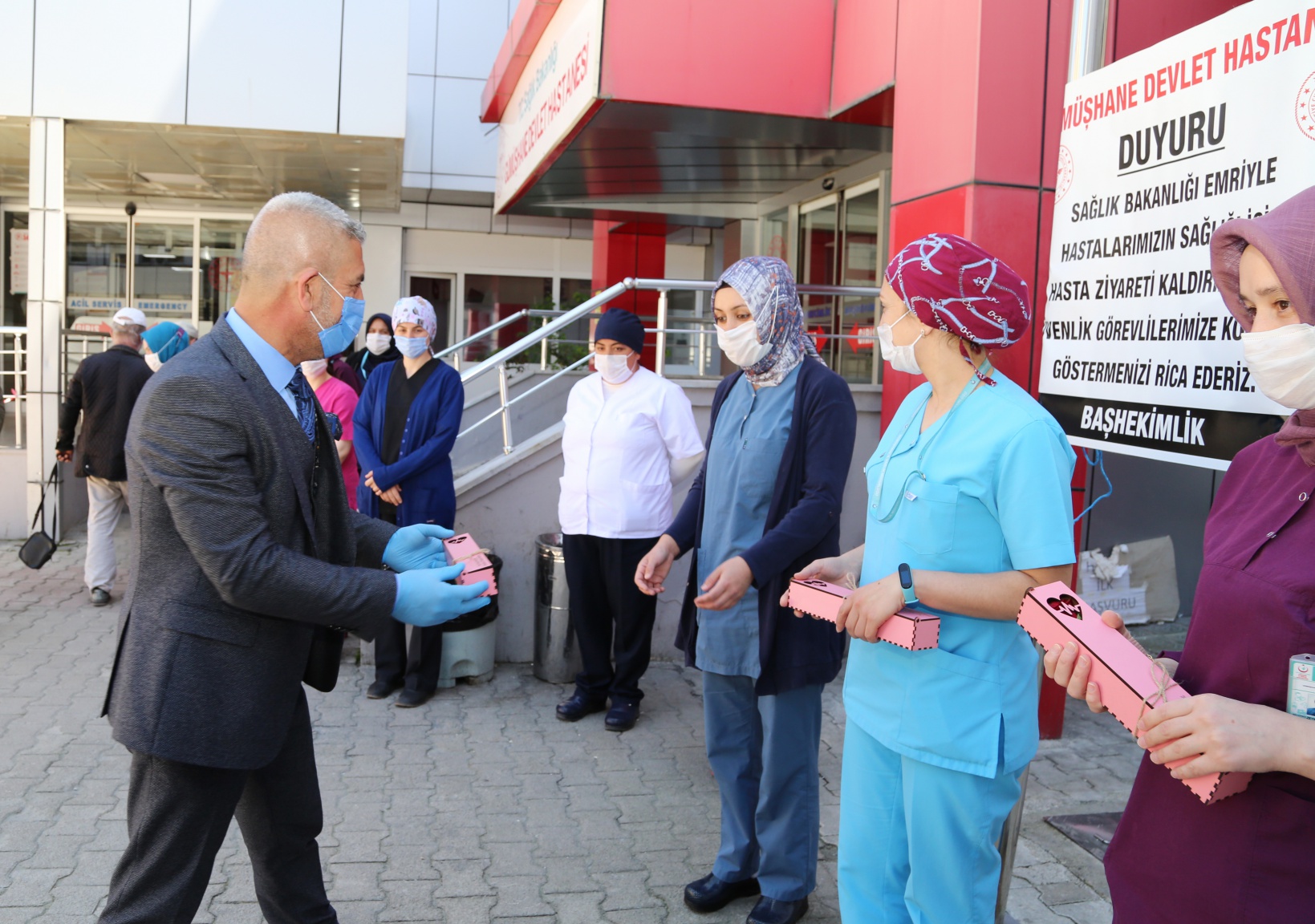 Karataş hemşirelerin haftasını kutladı 1