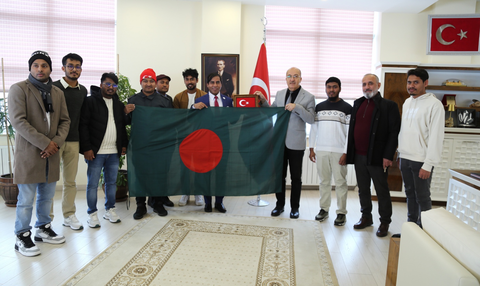 Bangladeş Büyükelçisi Haq, Rektör Zeybek’i ziyaret etti 2