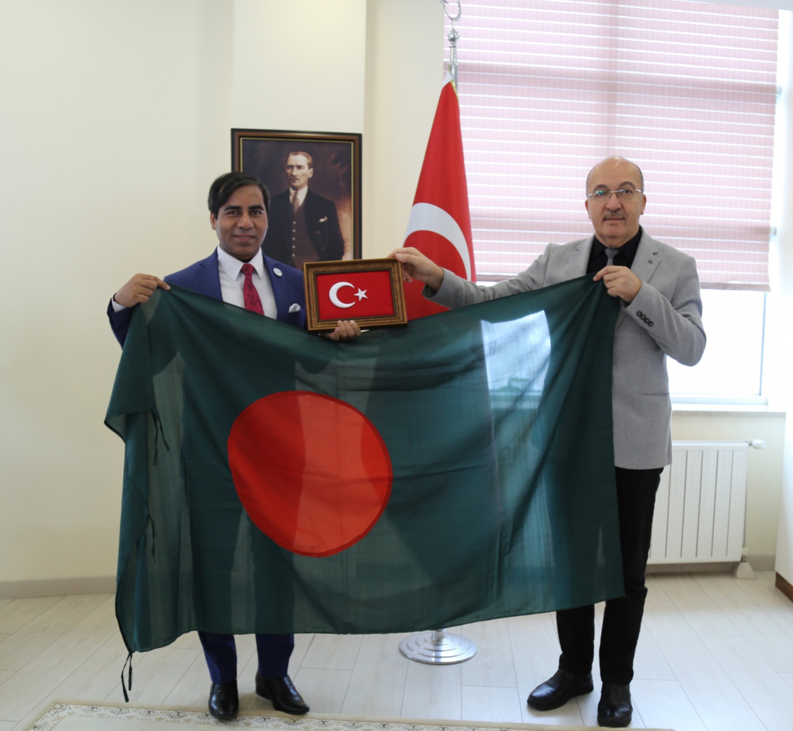 Bangladeş Büyükelçisi Haq, Rektör Zeybek’i ziyaret etti 1