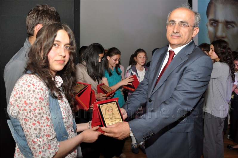 Bir Bahar Akşamı Şiir Dinletisi ve Ödül Töreni 17