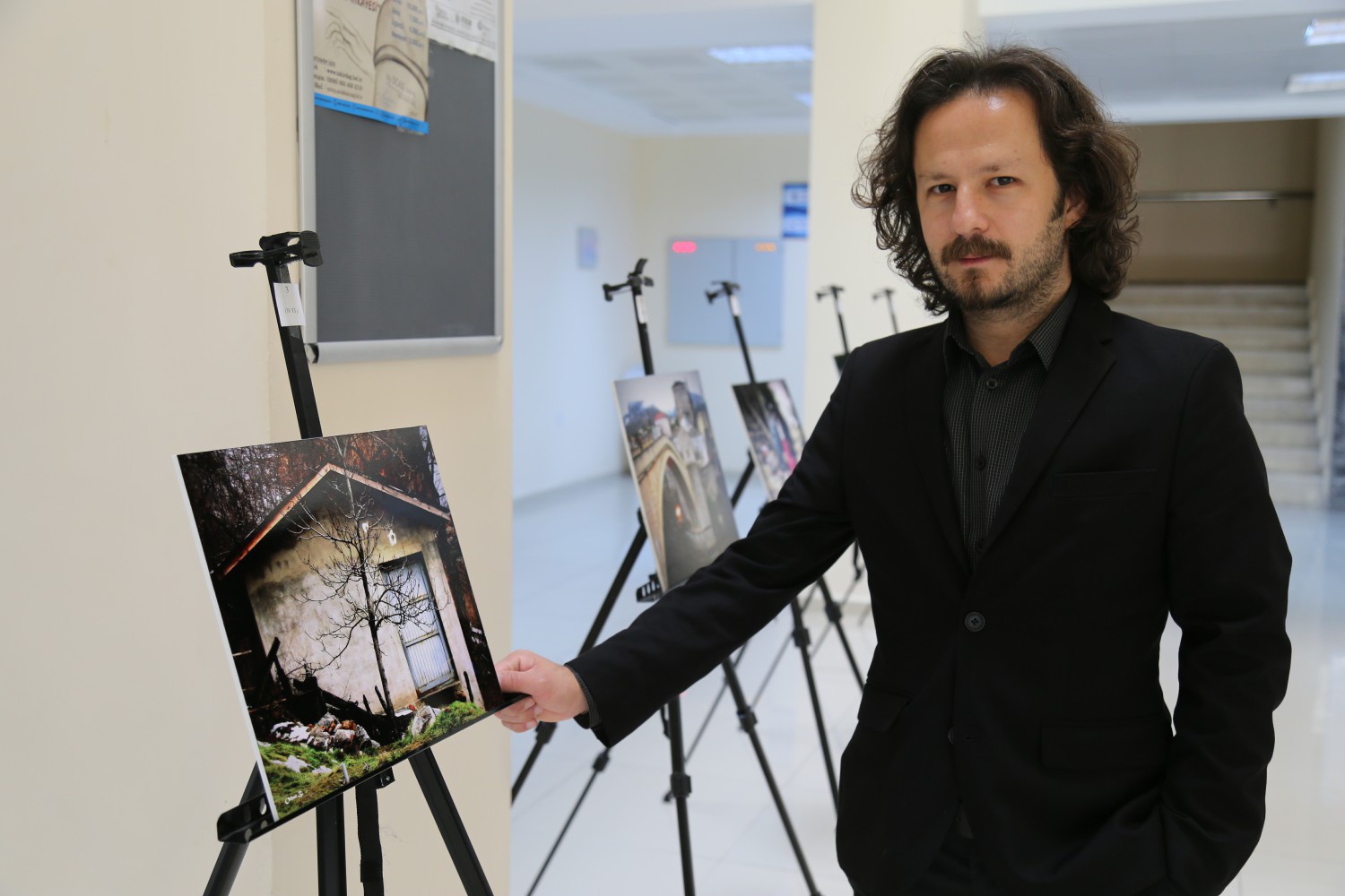 Bu serginin geliri öğrencilere 2