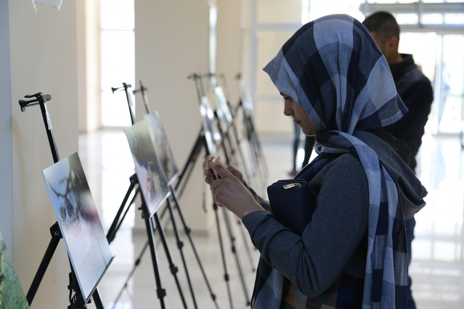 Bu serginin geliri öğrencilere 7