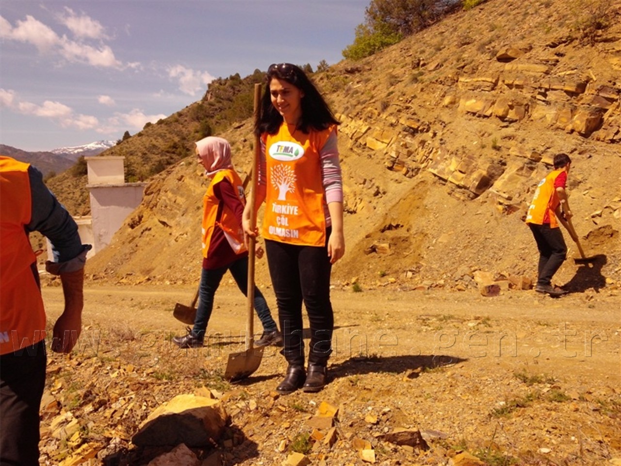 TEMA, 300 Fidanı Toprakla Buluşturdu 3