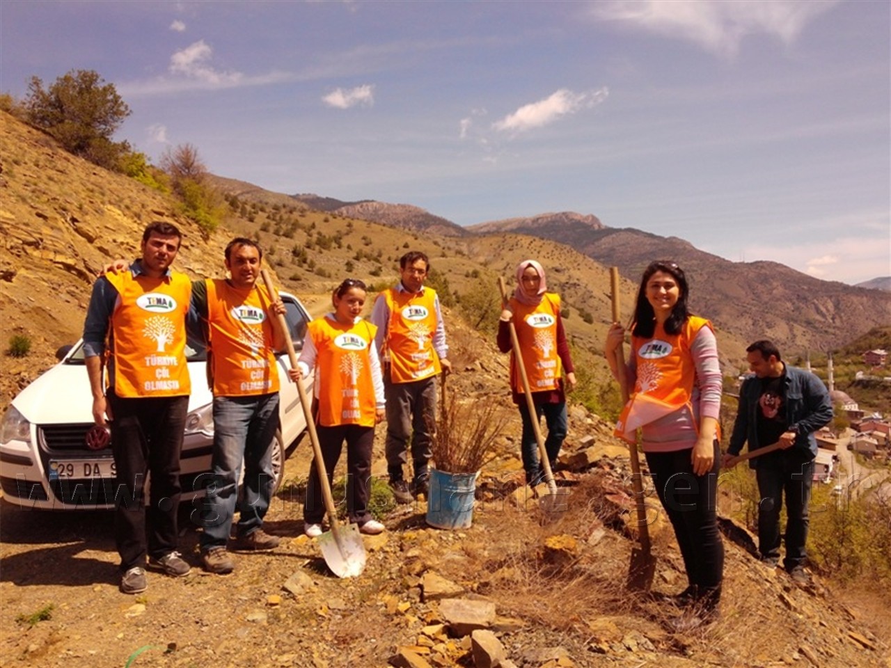 TEMA, 300 Fidanı Toprakla Buluşturdu 15