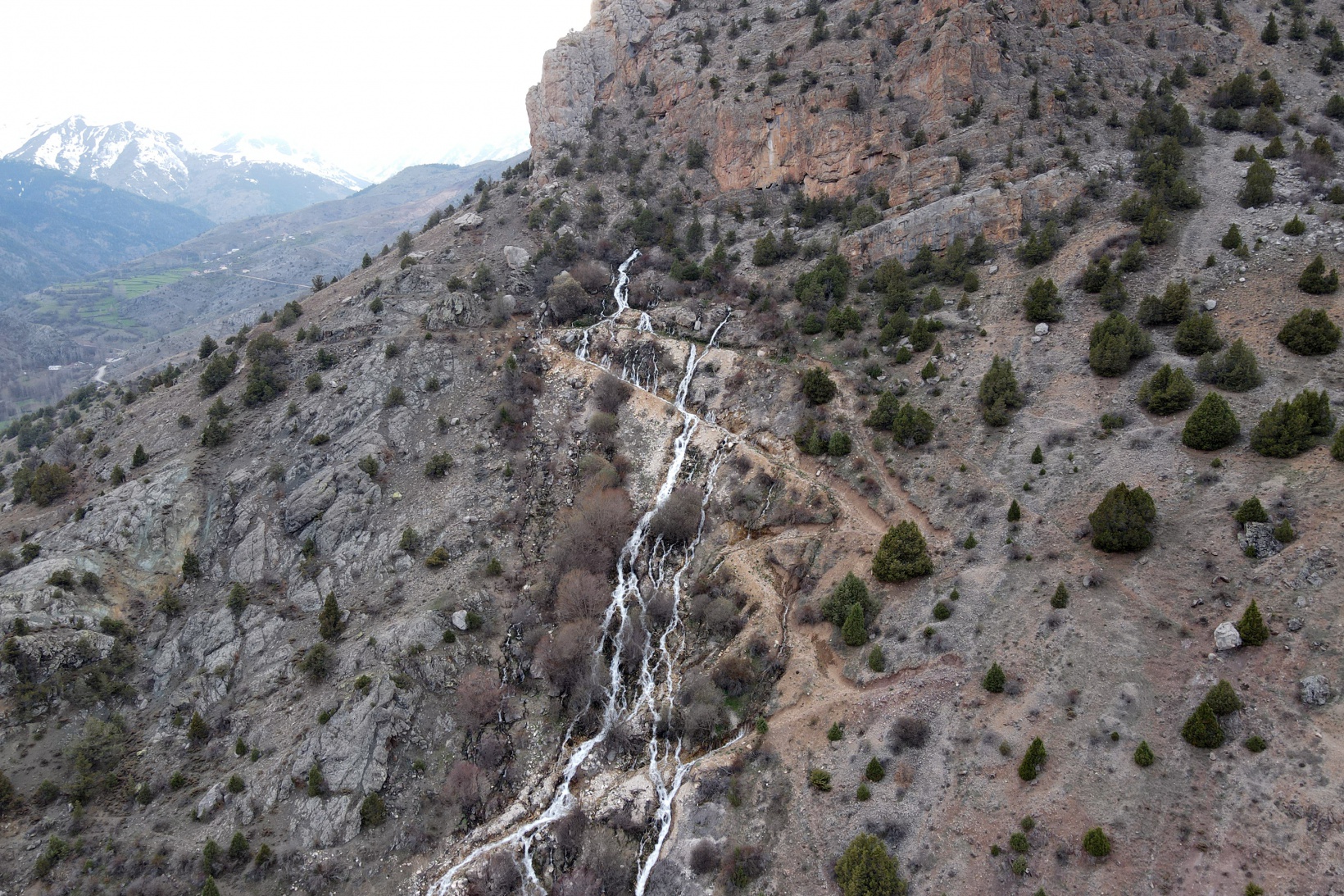 Gümüşhane'nin gizemli su kaynakları: Baharda çıkıp yazın kayboluyor 16