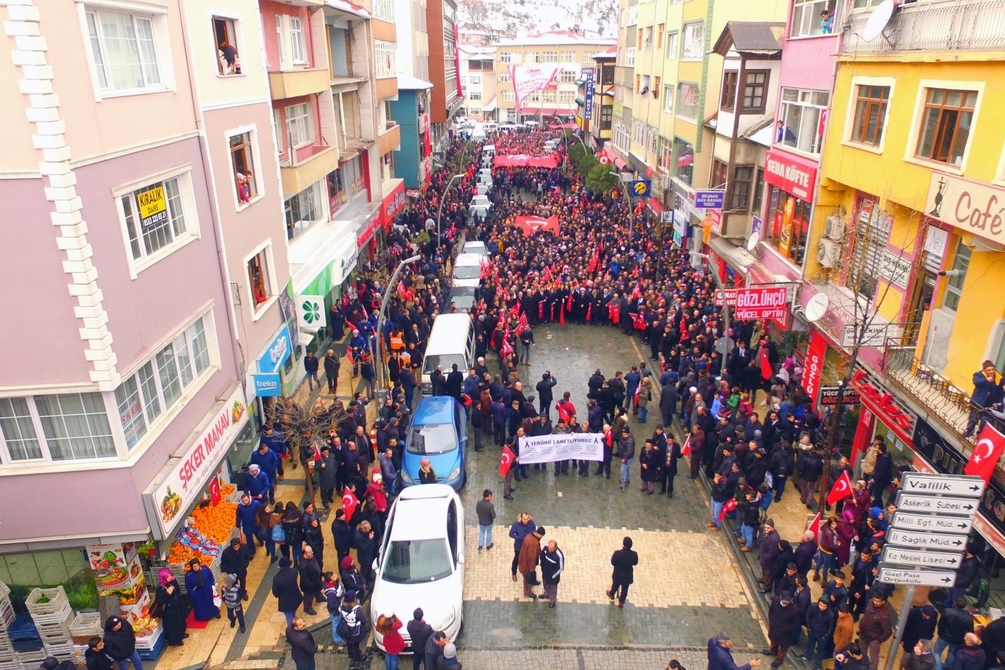 Gümüşhane'de 10 bin kişi terörü lanetledi 39