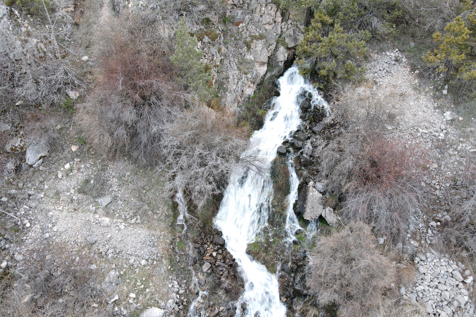Gümüşhane'nin gizemli su kaynakları: Baharda çıkıp yazın kayboluyor 20