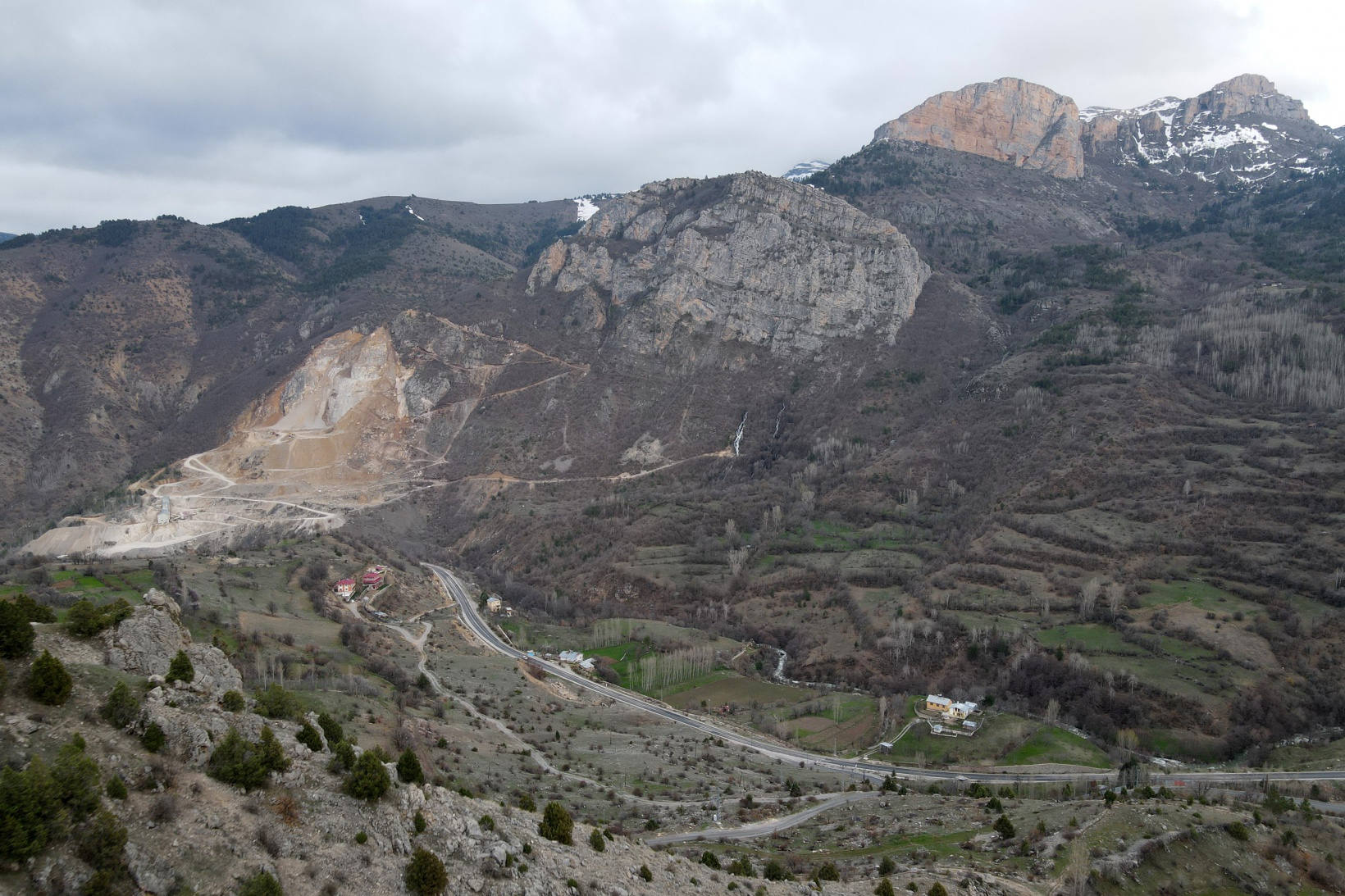 Gümüşhane'nin gizemli su kaynakları: Baharda çıkıp yazın kayboluyor 13