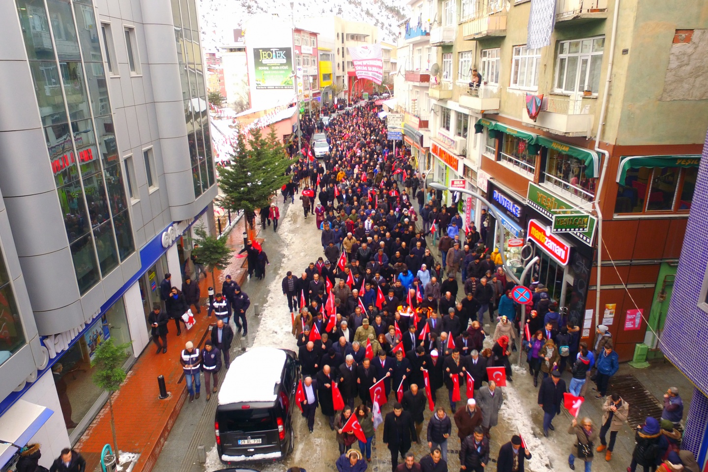 Gümüşhane'de 10 bin kişi terörü lanetledi 31