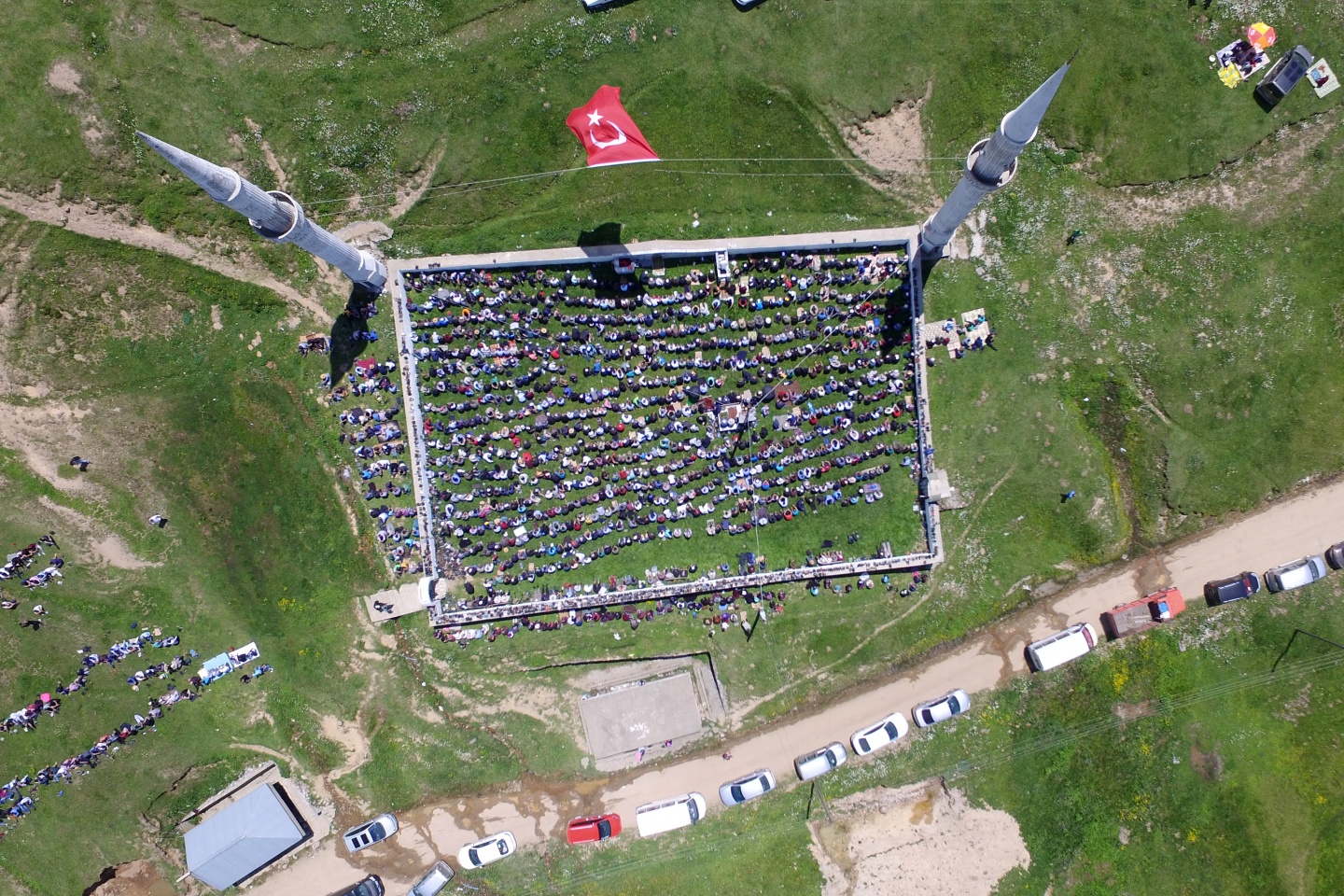 Bu caminin ne kubbesi ne çatısı var 5