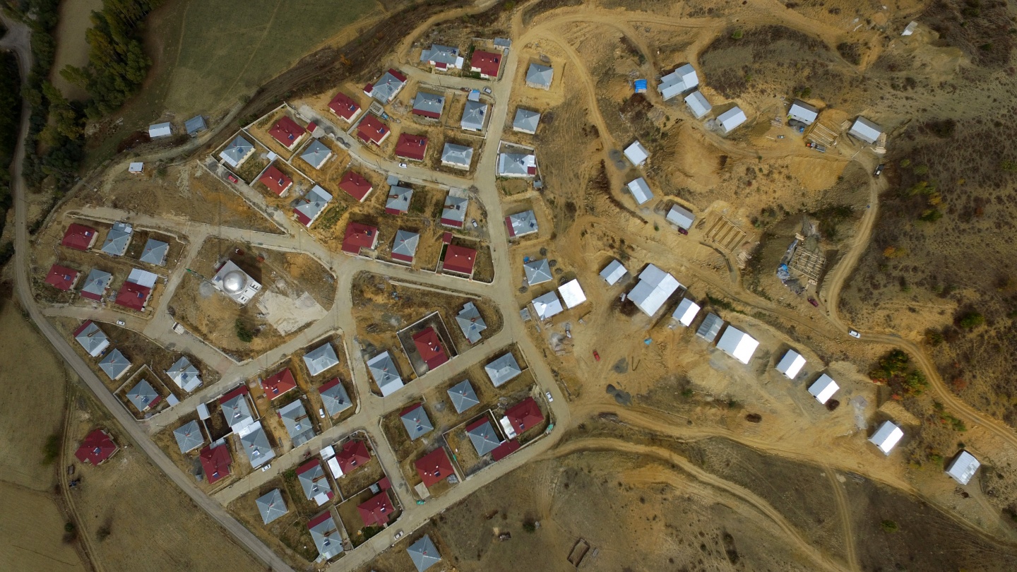 Gümüşhane’de afet riski köy naklettirdi 18