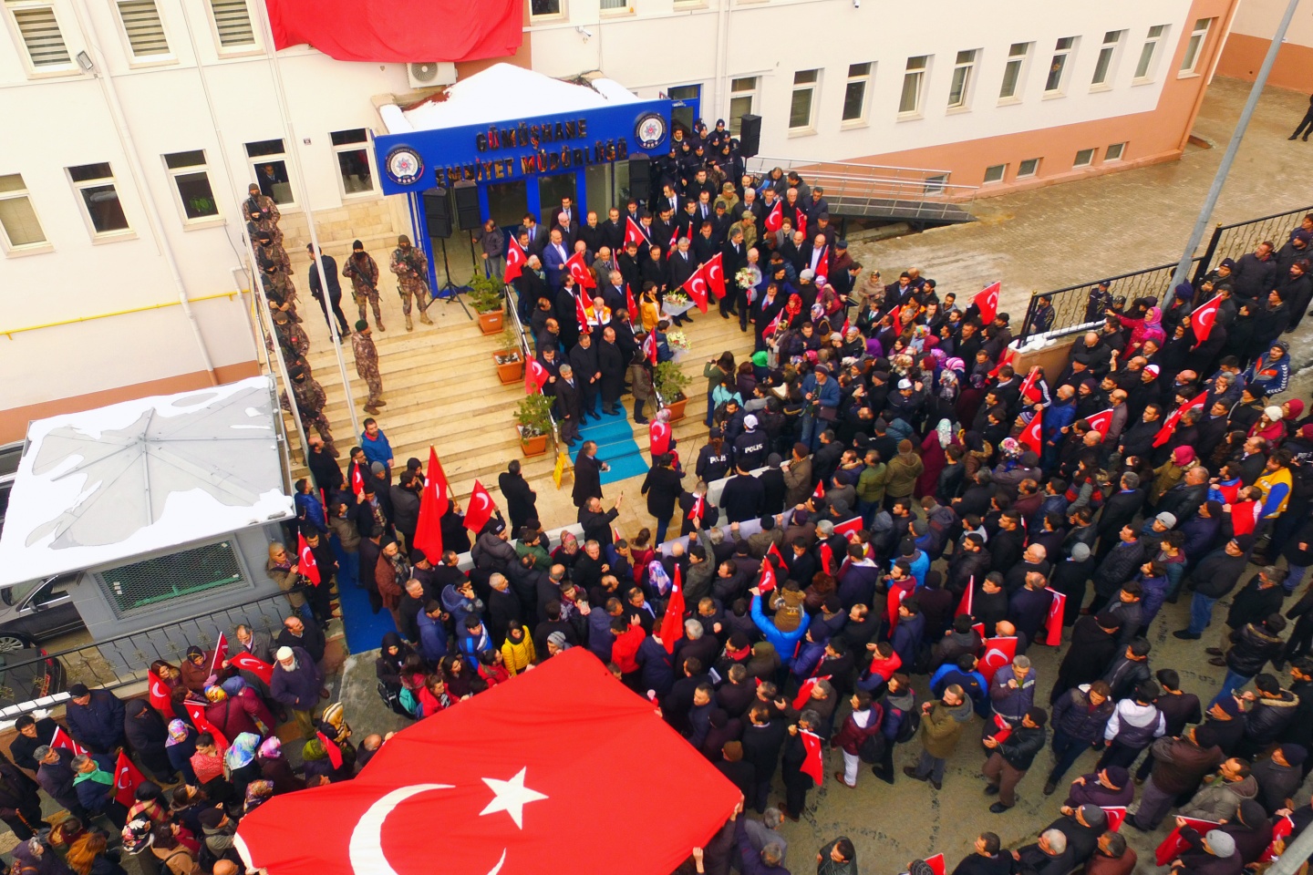 Gümüşhane'de 10 bin kişi terörü lanetledi 25