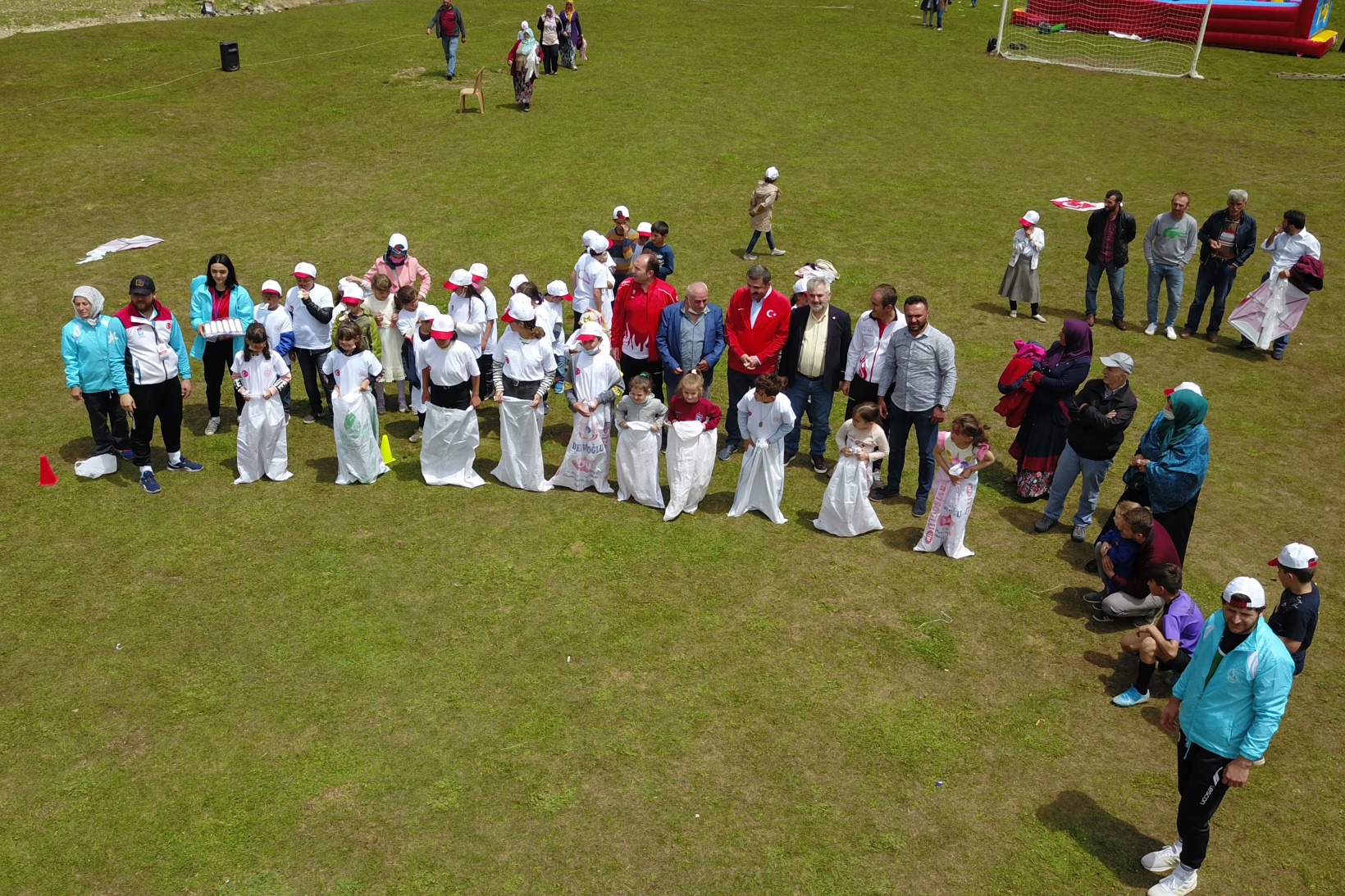 2 bin metredeki yaylada spor şenliği yapıldı 20